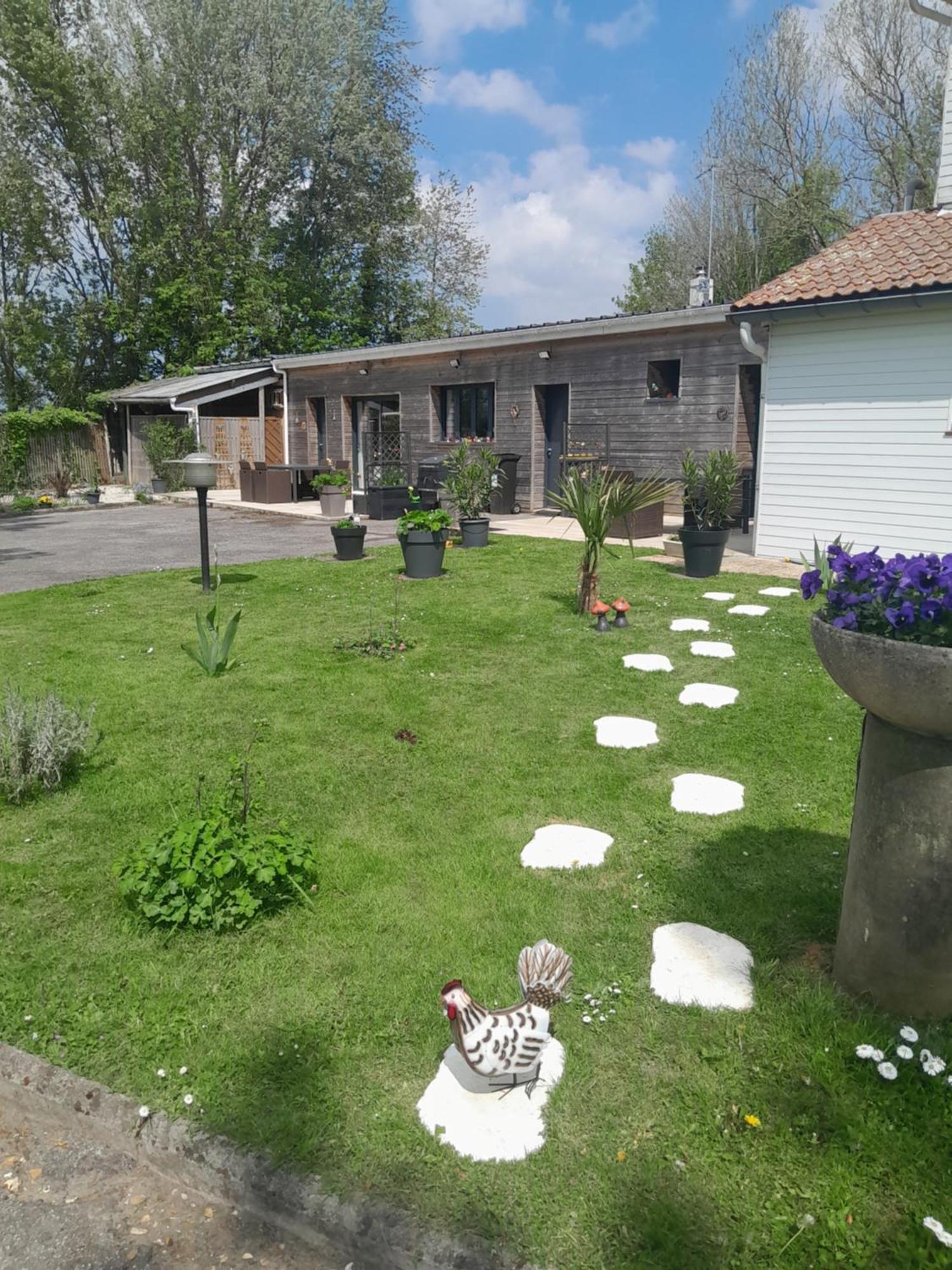 Au Dela Des Remparts Villa Montreuil  Kültér fotó